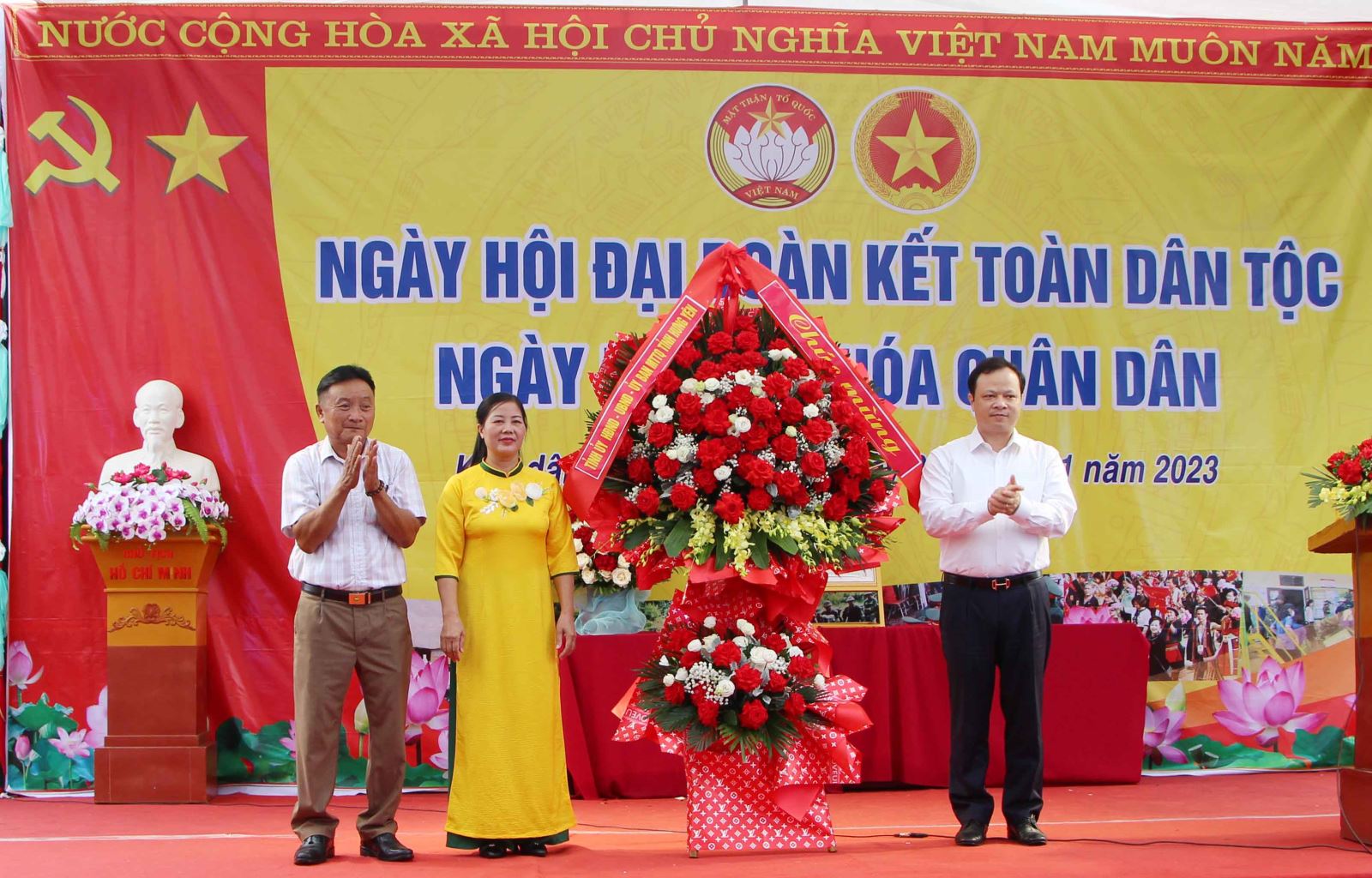 “NGÀY HỘI ĐẠI ĐOÀN KẾT TOÀN DÂN TỘC - NGÀY HỘI VĂN HOÁ QUÂN DÂN” Ở TOÀN THẮNG