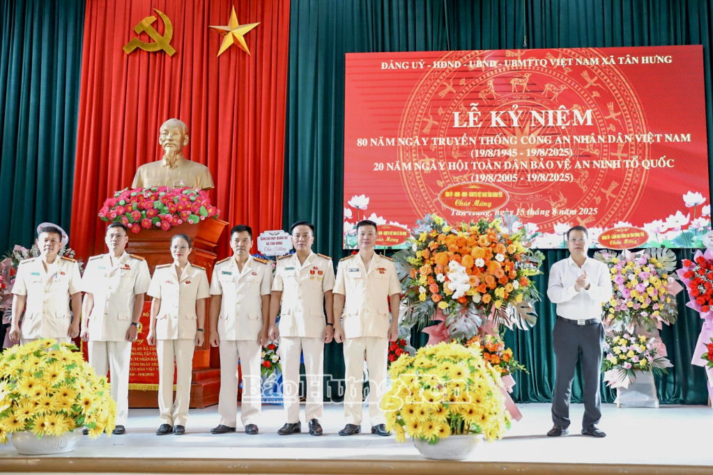 Xã Tân Hưng kỷ niệm 80 năm Ngày truyền thống Công an nhân dân Việt Nam