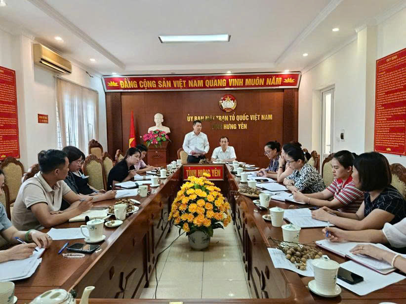 Chi bộ Văn phòng UB MTTQ tỉnh tiên phong đổi mới, sáng tạo ứng dụng CNTT tìm hiểu công tác hậu cần Đại hội MTTQ các cấp.